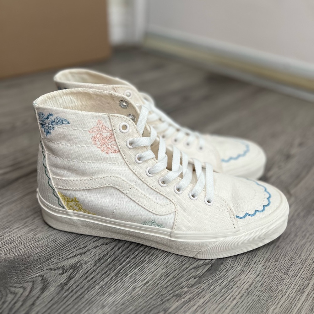 Vans White High-Top Sneakers with Embroidered Flowers